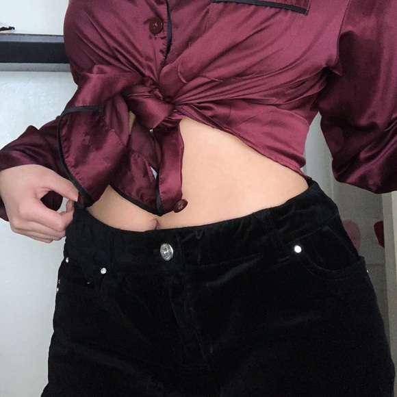 SOLD - ‼️White House Velvet Black Mini Skirt‼️ - Picture 2 of 6